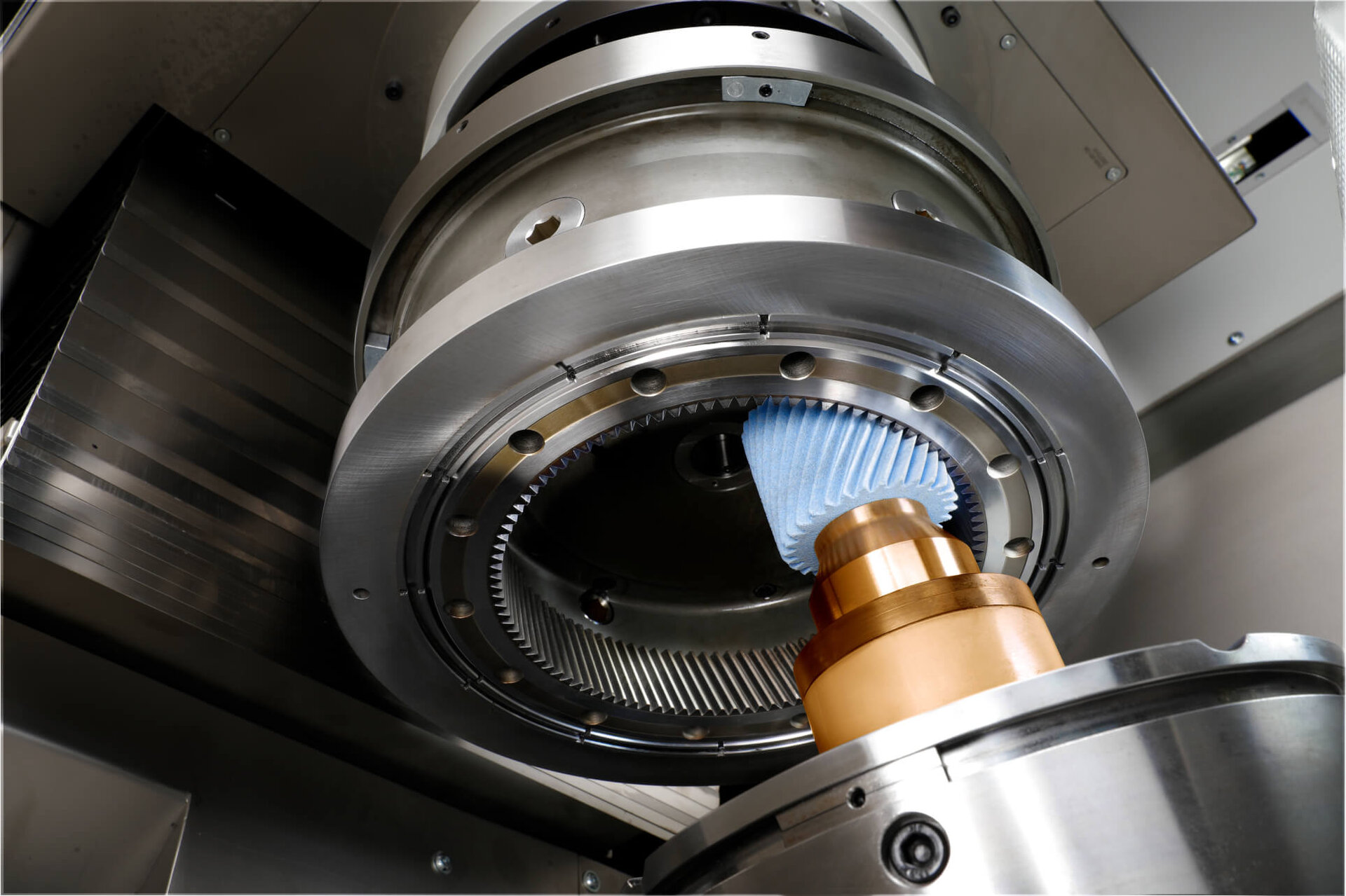 Honen mit der DVS TECHNOLOGY GROUP